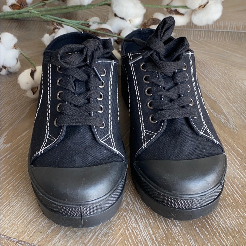 Chinese Laundry chunky platform black sneakers - Picture 2 of 7